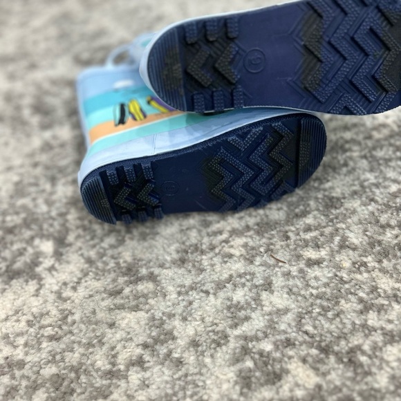 Kids Blue Rain Boots with Beach Design size 9 - Picture 2 of 2
